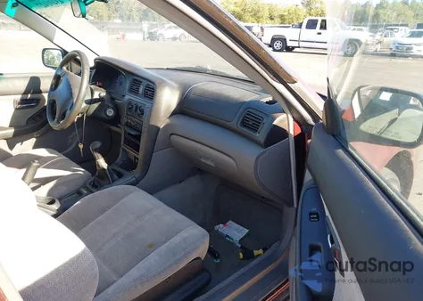 2000 Subaru Legacy L from USA, damaged, VIN 4S3BH6351Y6310405